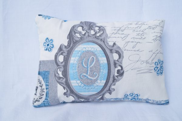 98_vankus-nostalgia-modra.jpg Lavendelkissen Nostalgie Blau – gemütliches Duftkissen mit nostalgischem Motiv